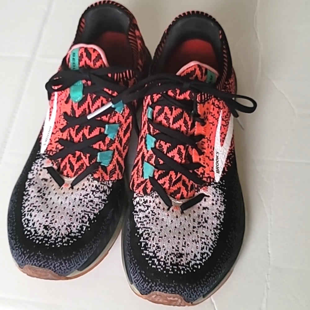 Brooks Bedlam Women running shoes Athletic SZ 9